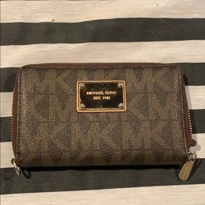 small michael kors wallet